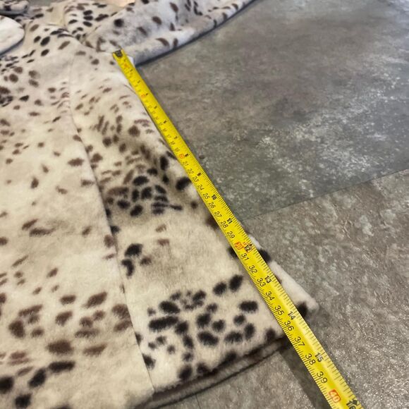 susan graver snow leopard animal print fleece top button sweater cardigan small - Picture 3 of 6